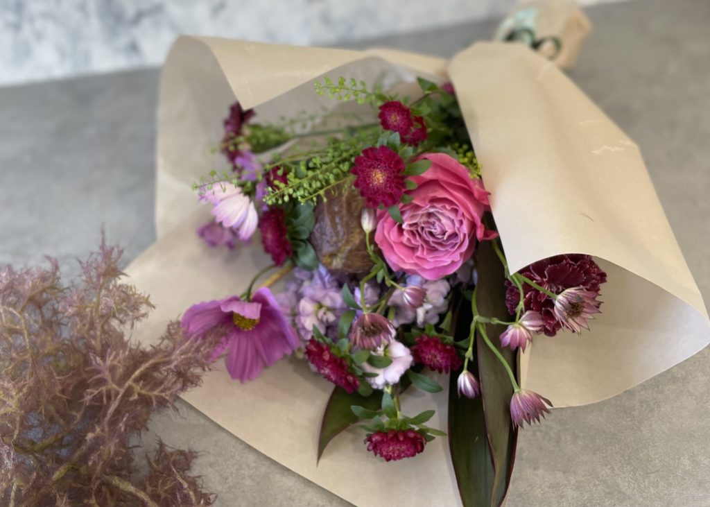 花と雑貨と おしゃれなフラワーギフト配達発送する花屋